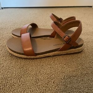 Girls lucky brand sandals size 4